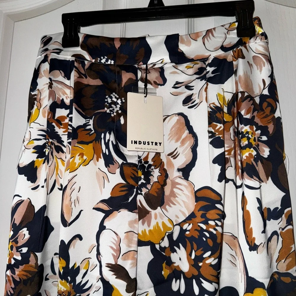 Industry Floral Wide-Leg Pants Silky Size 8 NWT - Picture 3 of 11
